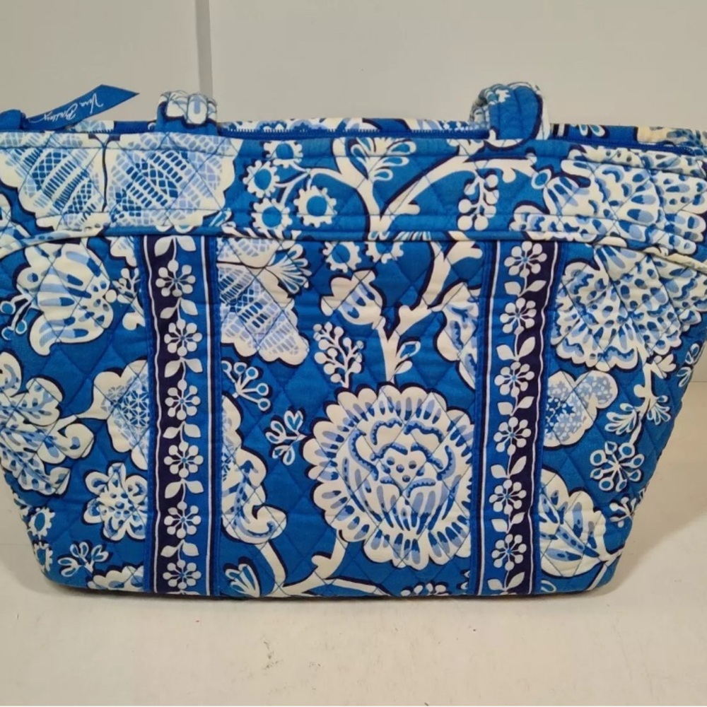Retired Vera Bradley Bag Purse Mandy Blue Lagoon Floral Pattern